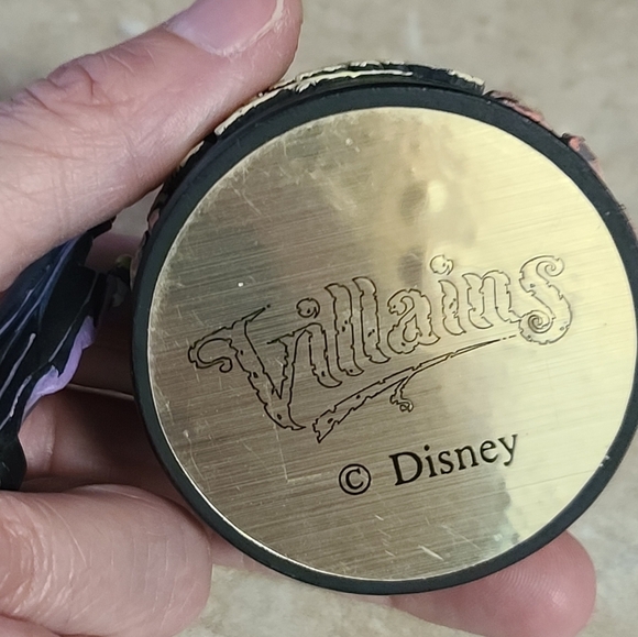 Maleficent Disney Villians glass covered thimble - Picture 9 of 9